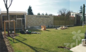 rekonstrukce rodinné zahrady - vodní stěna, duben 2012