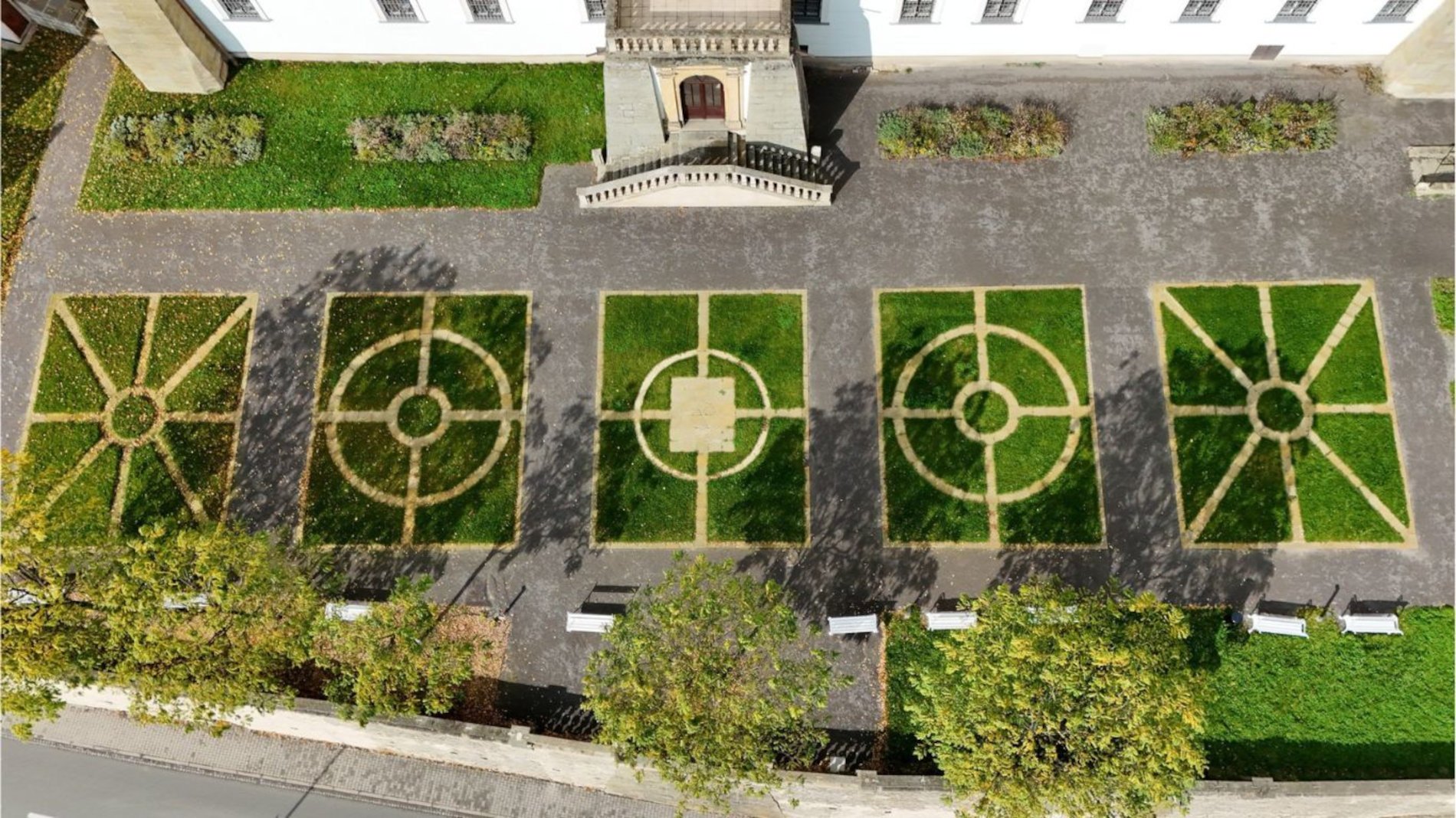Zámecká terasa Letohrad – letecký pohled na geometrické členění